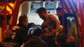 Число жертв парижских терактов возросло до 132 (видео)