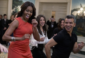 Միշել Օբաման կրկին պարել է Սպիտակ տանն ընդունելության ժամանակ