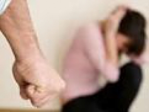 Կարենը ծեծել է Քրիստինեին և վնասել բնակարանի գույքը