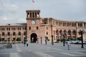 Ահազանգ` Հանրապետության հրապարակում պայթուցիկ սարքի վերաբերյալ