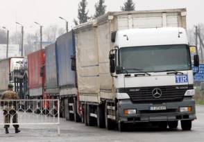 Թուրքիայից գնացող բեռնատարները խնդիրներ են ունենում ռուս–վրացական սահմանին