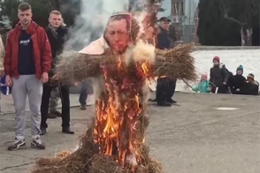 Ղրիմում այրել են Էրդողանի խրտվիլակը (տեսանյութ)