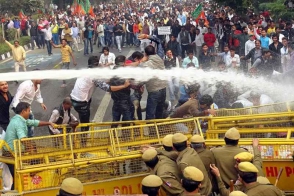 Թուրքիայում ոստիկանությունը հատուկ միջոցներ է կիրառել Էրդողանի դեմ բողոքող ցուցարարներին ցրելու համար (տեսանյութ)