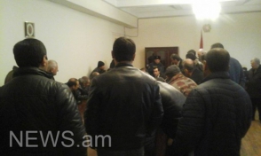 Գոնե 200 000 տային, Նոր տարի անեինք. քաղցրաշենցիները Կառավարությունում էին