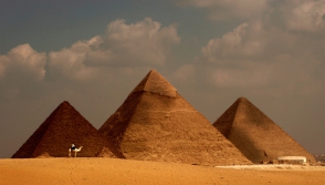 Եգիպտոսի բուրգերի մոտ գտնվող զբոսաշրջիկների ուղղությամբ կրակ են բացել