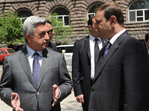 Տարոն Մարգարյանը ցույց է տալիս ճիշտ հասցեատիրոջը