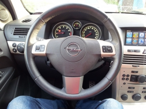 «Օպել»–ը դուրս է եկել ճանապարհի երթևեկելի հատվածից և սահել հարակից դաշտը