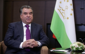 Нижняя палата парламента Таджикистана одобрила изменения в конституцию страны