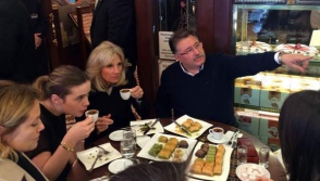 Ջո Բայդենի կինը Ստամբուլում 40 կգ փախլավա է գնել ԱՄՆ նախագահին հյուրասիրելու համար