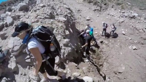 Оползень едва не обрушился на туристов