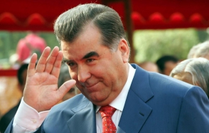 КС Таджикистана одобрил: Эмомали Рахмон пожизненно останется на посту президента