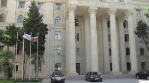 Азербайджан передал ноту протеста РФ в связи с продажей Армении оружия