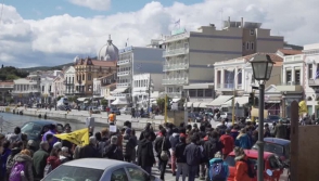 Լեսբոսի բնակիչները ցույցի են դուրս եկել ընդդեմ ԵՄ–Թուրքիա գործարքի (տեսանյութ)