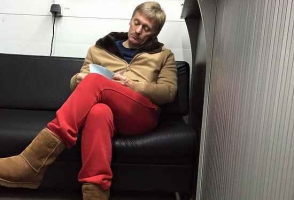 Դմիտրի Պեսկովի կարմիր շալվարը նորից ուշադրության կենտրոնում է (լուսանկար)