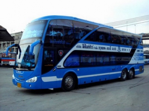 Թայլանդում ավտոբուսը բախվել է գնացքին (տեսանյութ)