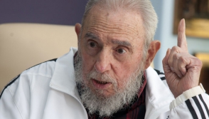 Фидель Кастро впервые за долгое время появился на публике (видео)