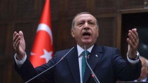 Эрдоган подал в суд на немецкого телеведущего, прочитавшего оскорбительное стихотворение