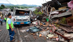 Число жертв землетрясения в Эквадоре превысило 500 человек