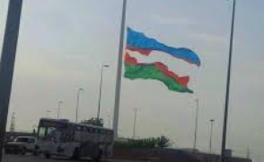 Главный флаг Азербайджана вновь порвался