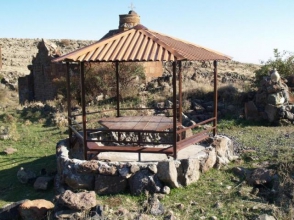 Դատարանի վճռով պետք է վերականգնվի Արտավազդիկ հուշարձանի պահպանական գոտու նախկին տեսքը (լուսանկարներ)