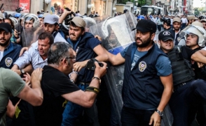 В Стамбуле митинг закончился столкновениями с полицией (видео)