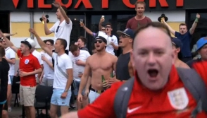 Новые столкновения футбольных фанатов в Марселе: есть пострадавшие (видео)