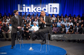 Обама планирует искать работу с помощью «LinkedIn»