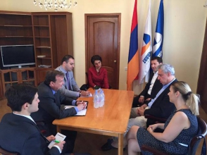 Посол США в Армении посетил головной офис партии «Консолидация» (фото)