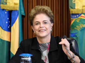 Руссеф отказалась добровольно покидать пост президента Бразилии