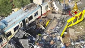 Число жертв железнодорожной катастрофы в Италии выросло до 27 (видео)