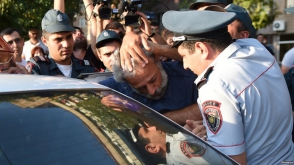 Բռնապետության անատամ երախը