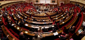 Национальное собрание Франции одобрило продление режима ЧП на полгода
