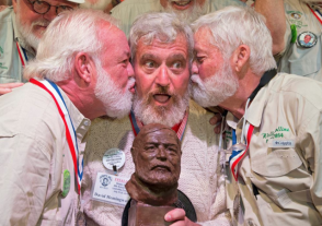 Хемингуэй выиграл конкурс двойников Хемингуэя