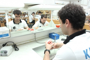 Անհատական մոտեցում իմպլանտների վրա պրոթեզավորման հարցում․ «Կարեն դենտ» լաբորատորիա