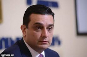 Իրավապահները նախարարին չեն թույլատրել մտնել ՊՊԾ գունդ