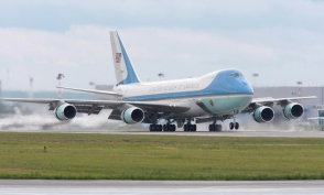 Самолёт Обамы попал в сильную турбулентность