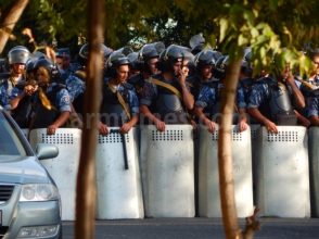 Ազատիչը մեր փողերով զորք է վարձում, որ մեր դեմ հանի