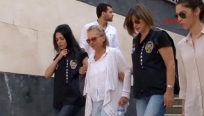 В Стамбуле арестованы 17 турецких журналистов (видео)