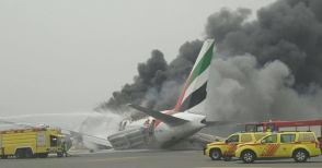Взрыв на борту самолёта «Emirates» в Дубае попал на видео