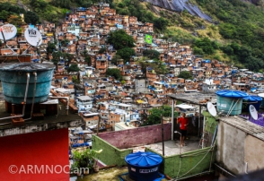 Ռիոյի ֆավելաները. բնակիչները ոտաբոբիկ են, տները միմյանց վրա կառուցված