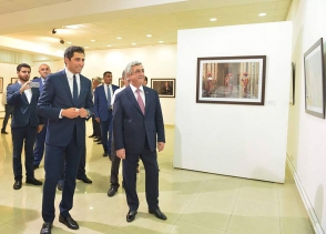 Շուտով կբացվեն Սերժ Սարգսյանի անձնական վարսավիրի, անձնական խոհարարի, անձնական դերձակի աշխատանքների ցուցահանդեսները