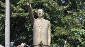 Քոջաելիում պատվիրել են Էրդողանի արձանը, սակայն «մոռացել են» այնուհետև այն վերցնել