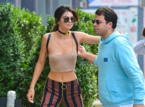 Քենդալ Ջենները շրջել է Նյու Յորքով առանց կրծքկալի (ֆոտոշարք)