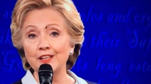 Севшая на лицо Клинтон муха вызвала резонанс в соцсетях