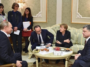 Меркель пригласила участников встречи в «нормандском формате» на ужин