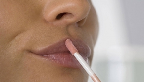 Муж развелся с женой, когда впервые увидел ее без косметики