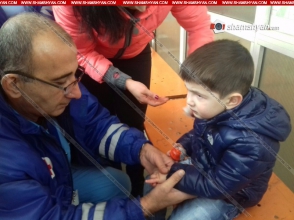 Երևանում՝ կանգառում, օգնության են հասել 4-ամյա երեխային