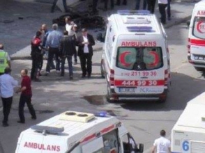 В результате взрыва на юго-востоке Турции пострадали не менее 30 человек (видео)