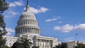 Республиканцы сохранили контроль в двух палатах Конгресса США