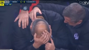 Бумажный самолетик «травмировал» тренера «Тулузы»